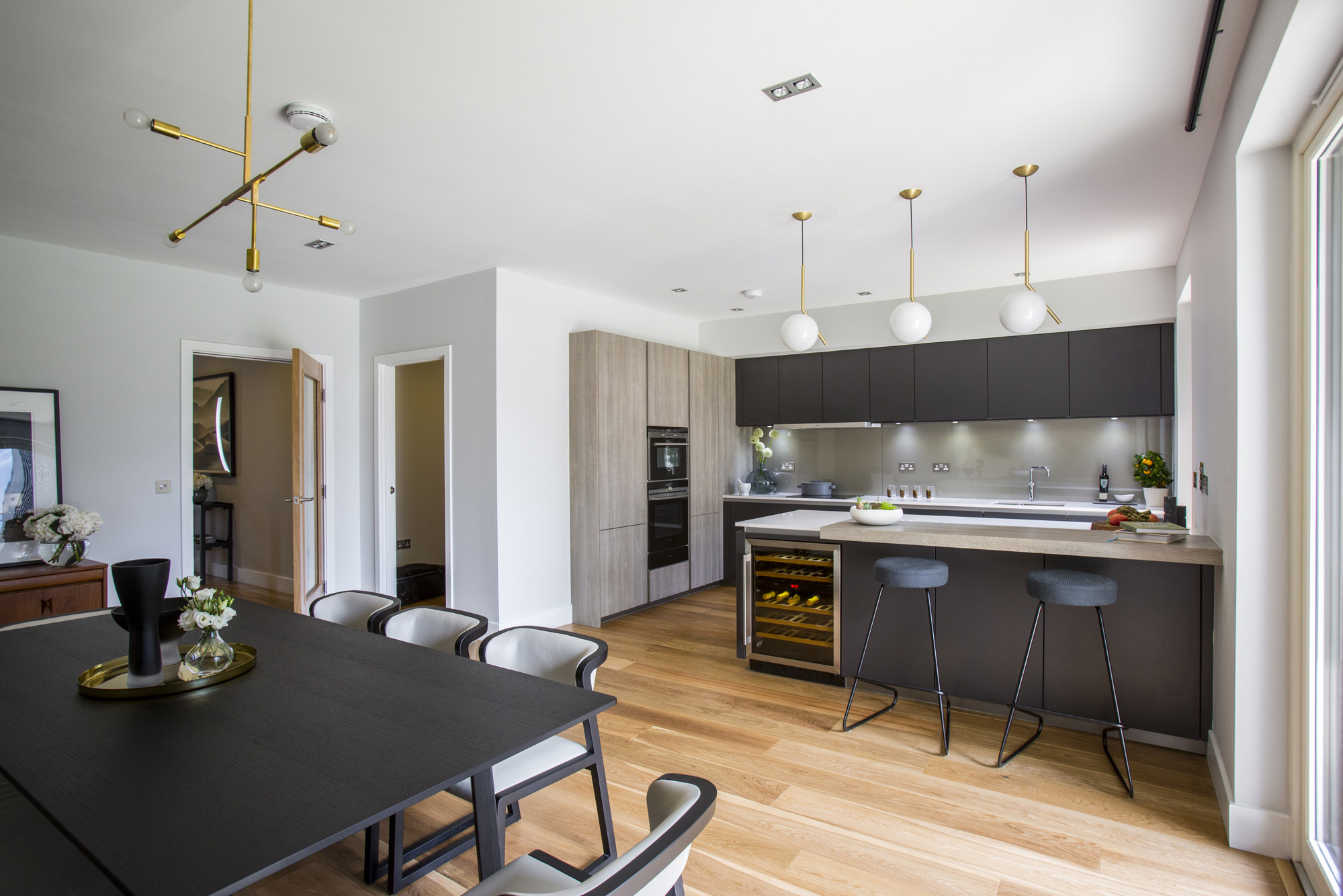 Kitchen and dining lighting